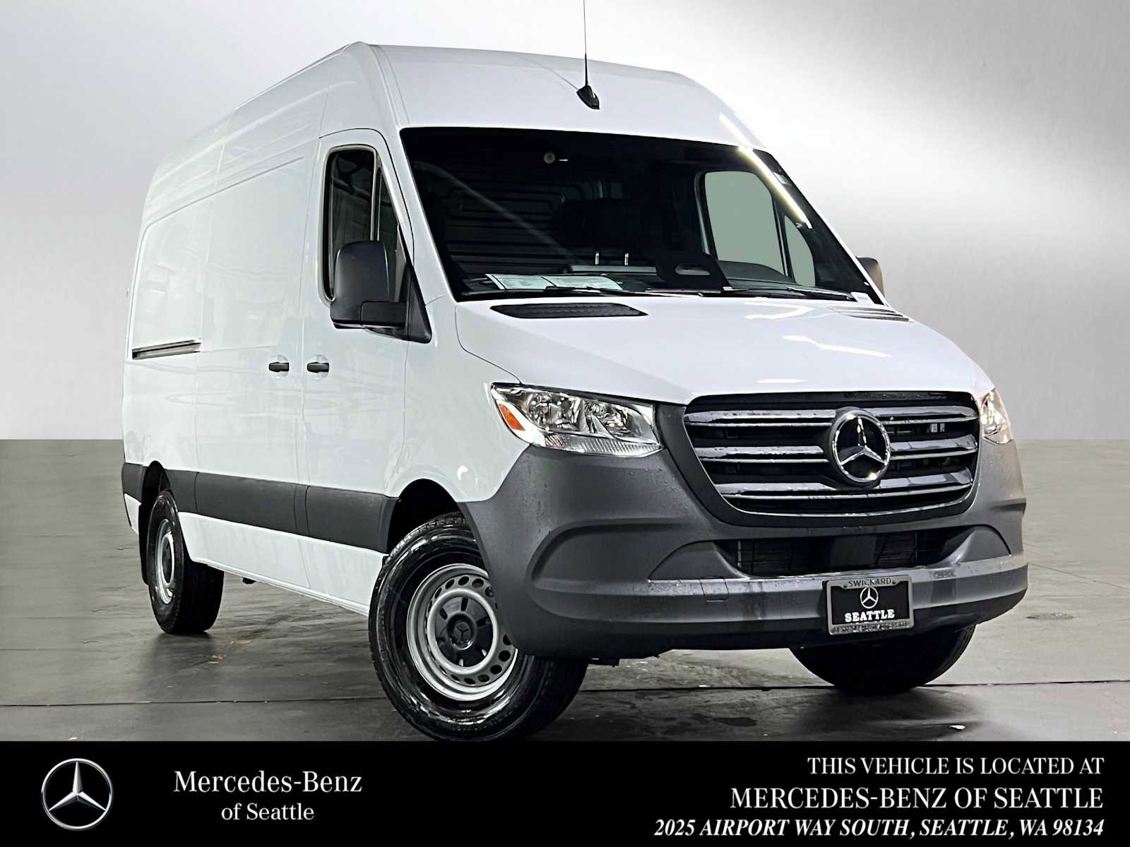 Used 2025 Mercedes-Benz Sprinter 2500 image 1