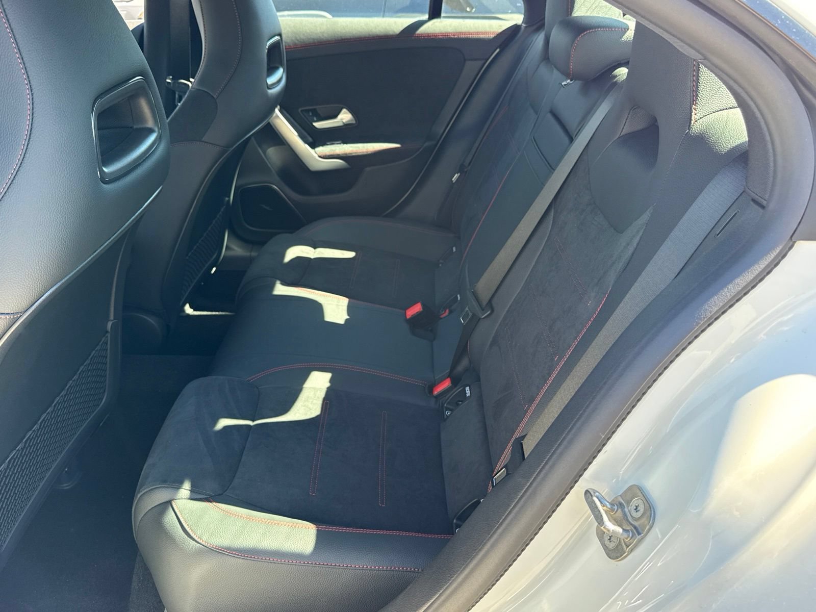 Used 2025 Mercedes-Benz CLA 250 4MATIC image 41