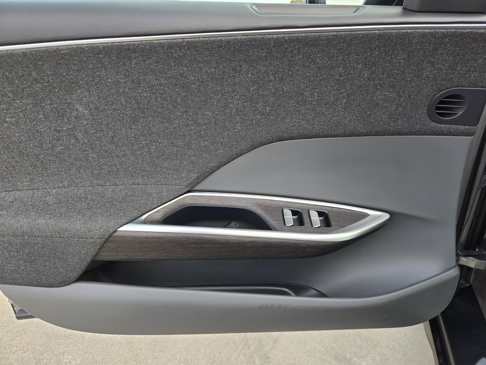 Used 2025 Lucid Air Pure RWD image 18