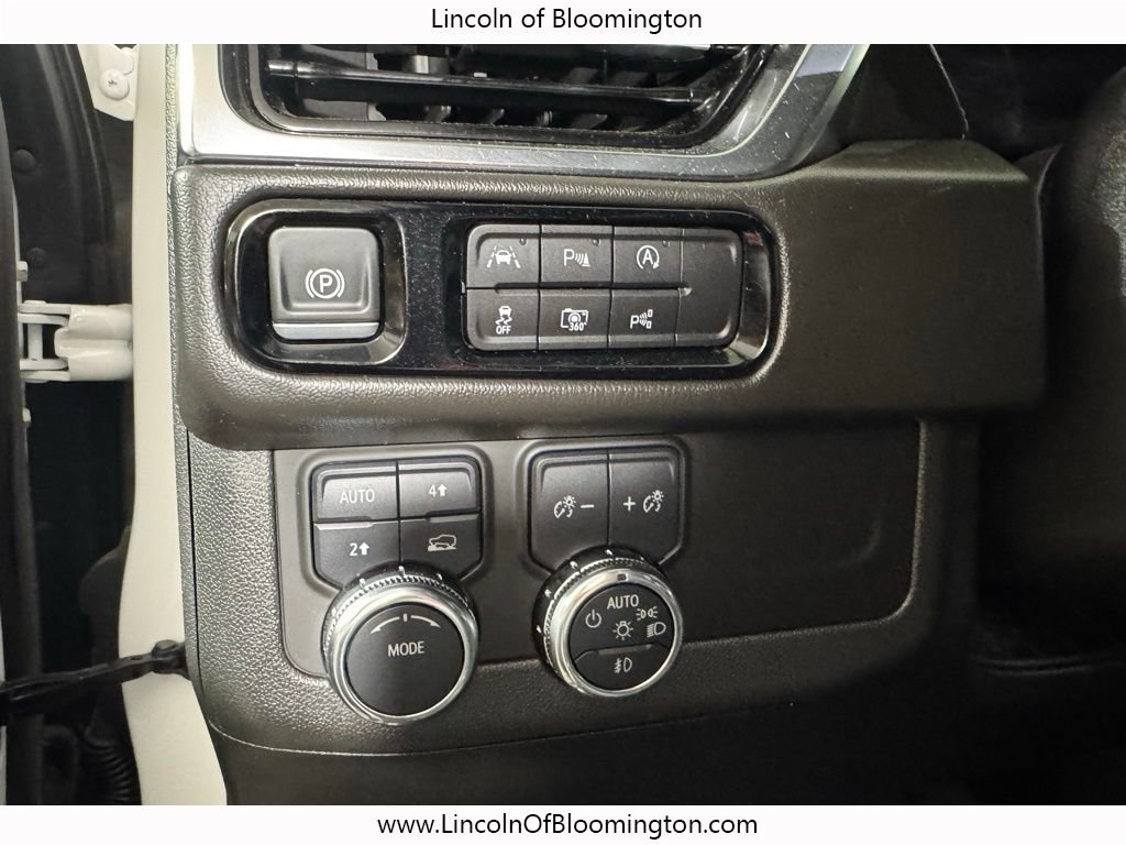 Used 2025 GMC Yukon Denali AWD/4WD image 33