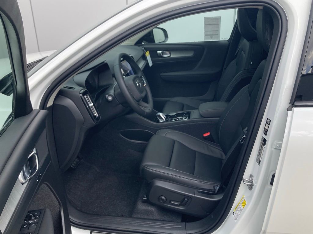 Certified 2026 Volvo XC40 B5 Plus w/ Protection Package Premier image 15