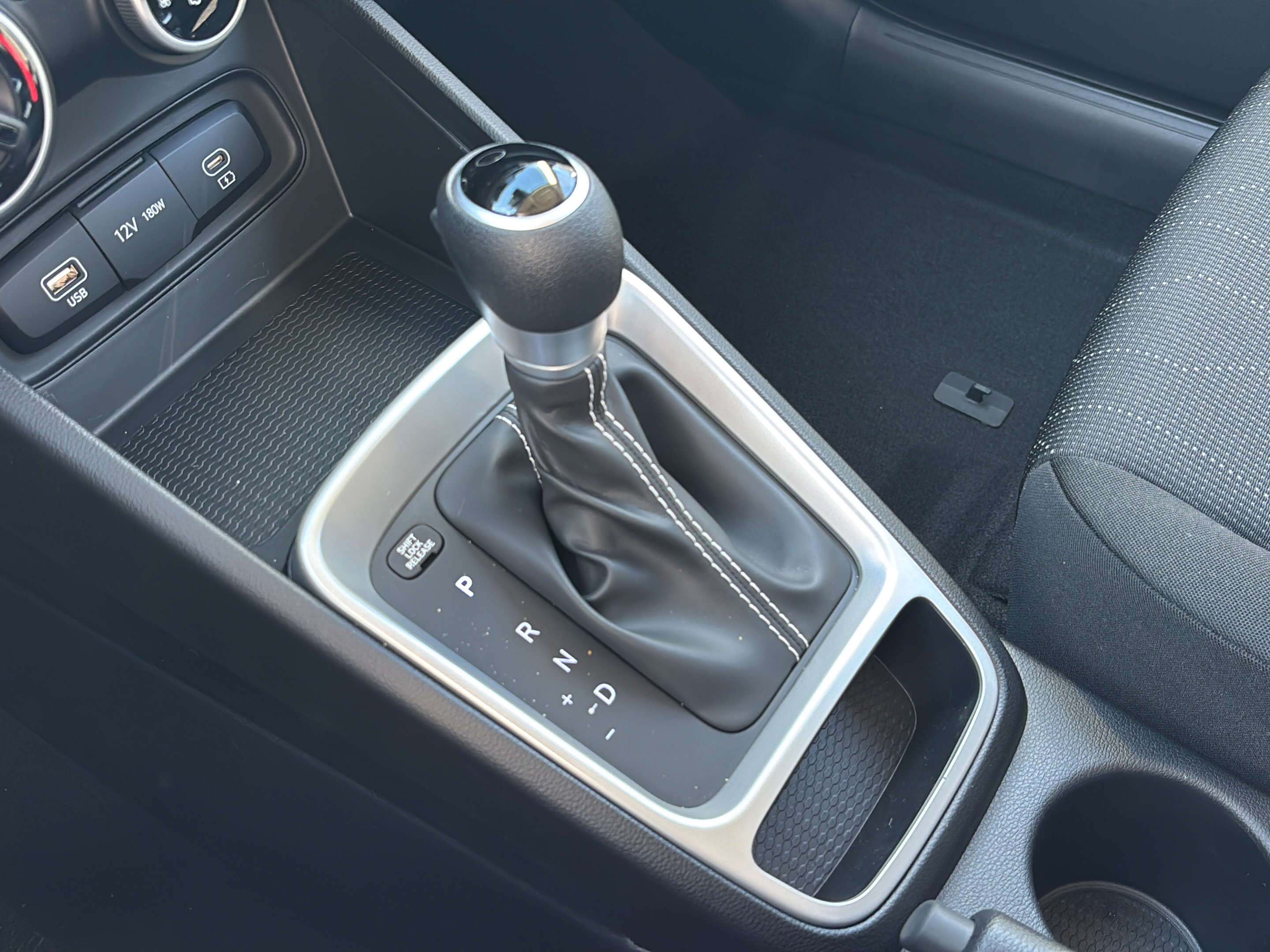 New 2026 Hyundai Venue SE FWD image 18