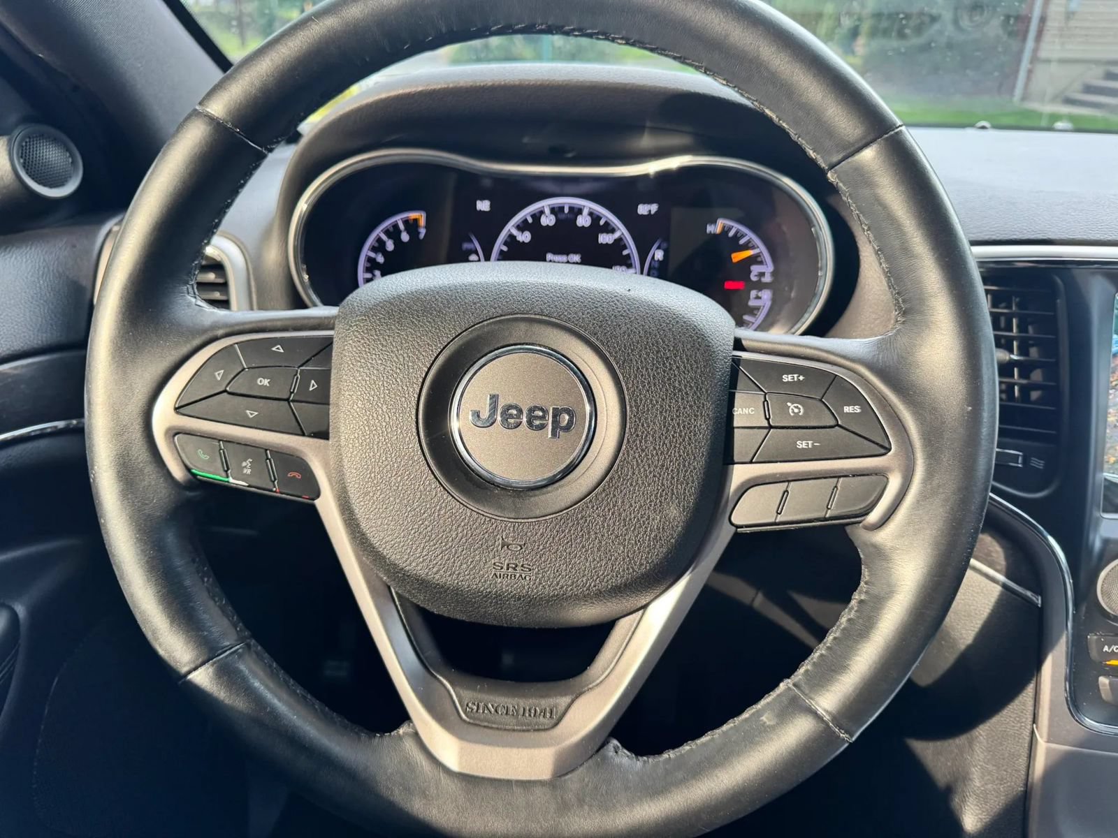 Used 2018 Jeep Grand Cherokee Limited AWD/4WD image 13