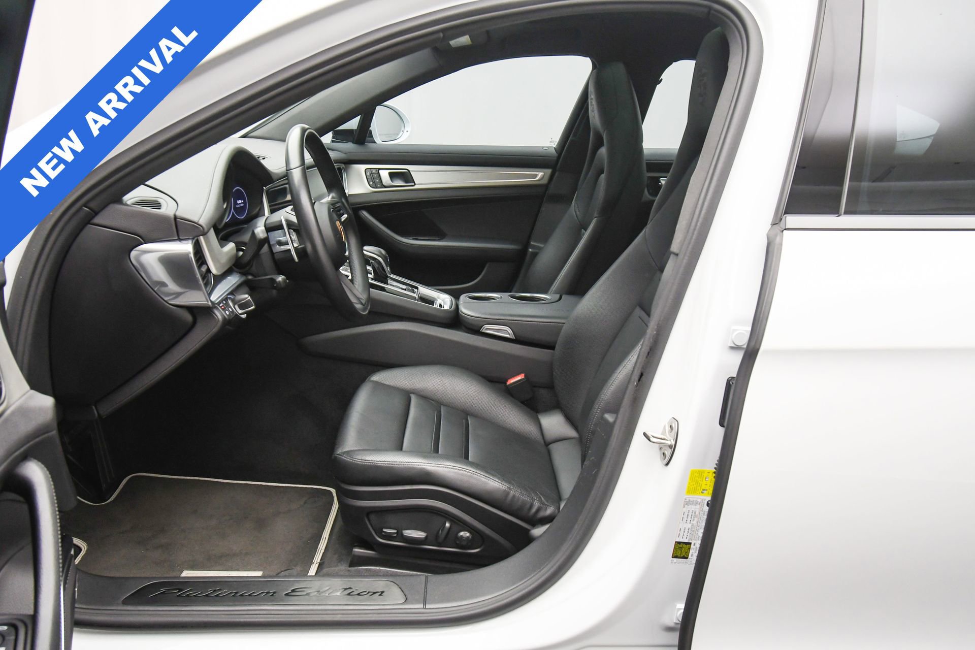 Used 2022 Porsche Panamera Platinum Edition image 19