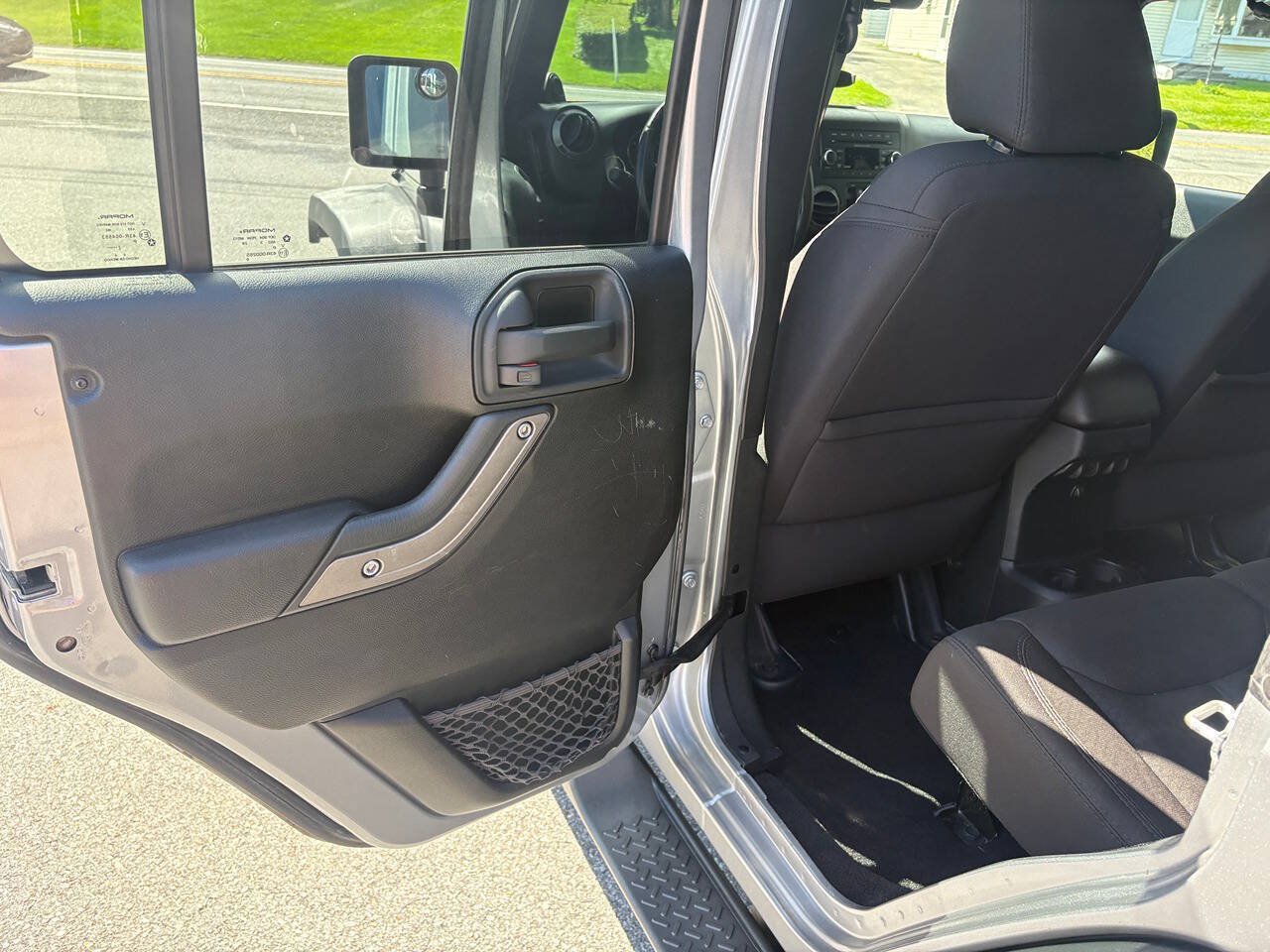 Used 2014 Jeep Wrangler Unlimited Sport w/ Quick Order Package 23S AWD/4WD image 5