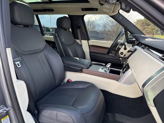 Used 2023 Land Rover Range Rover Long Wheelbase SE image 38