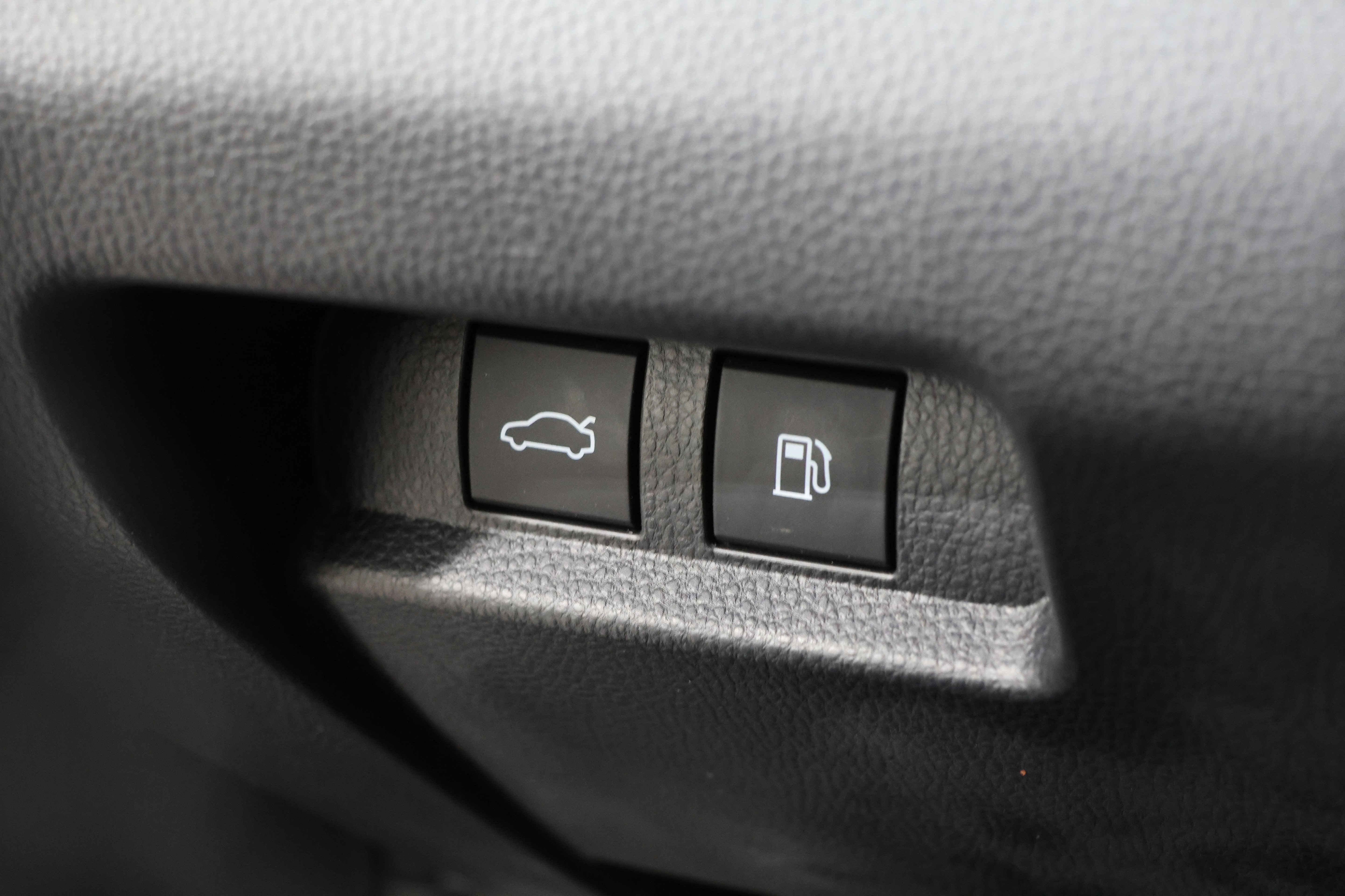 Used 2025 Toyota Crown XLE image 16