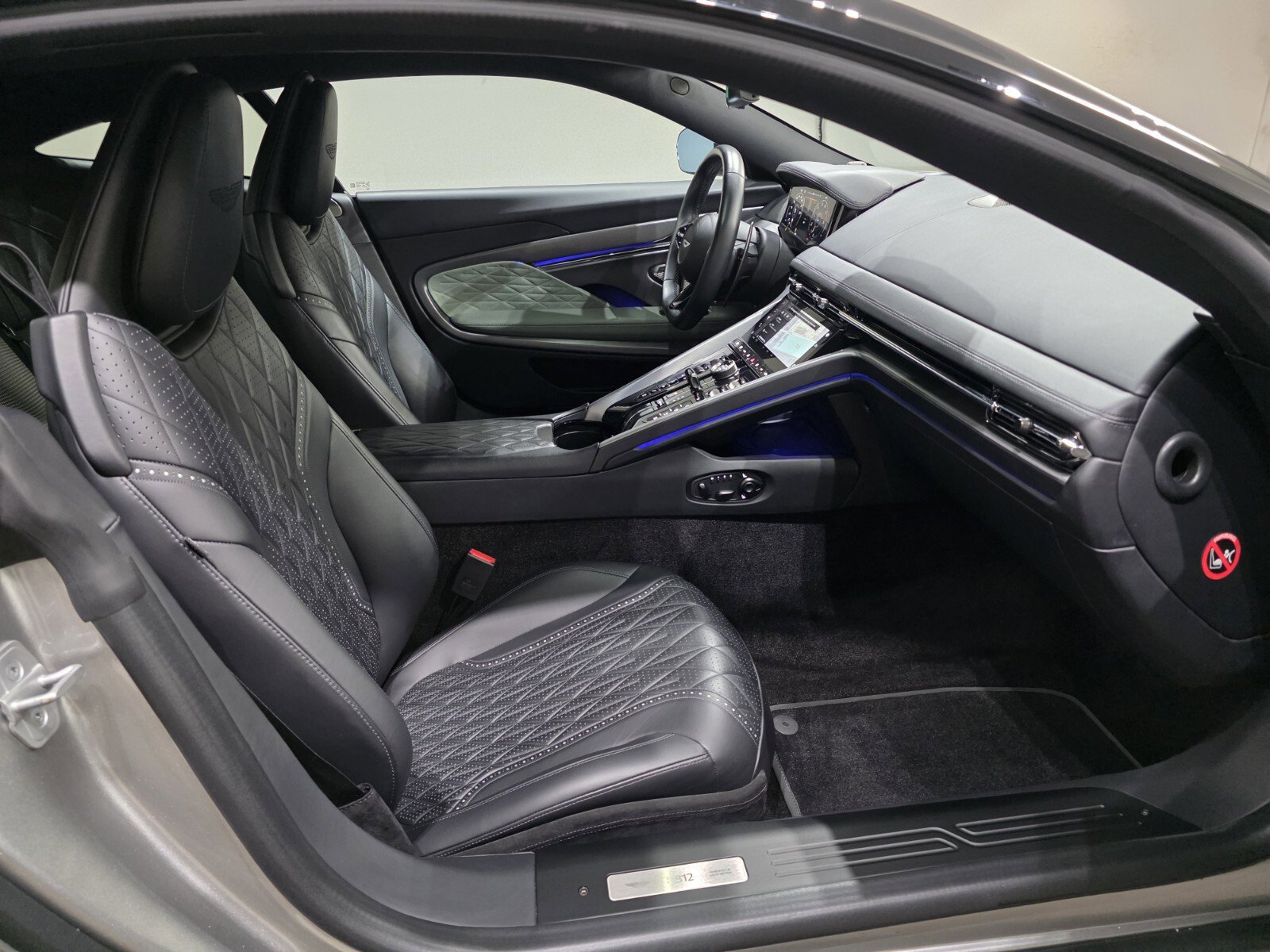 Used 2024 Aston Martin DB12 Coupe RWD image 20