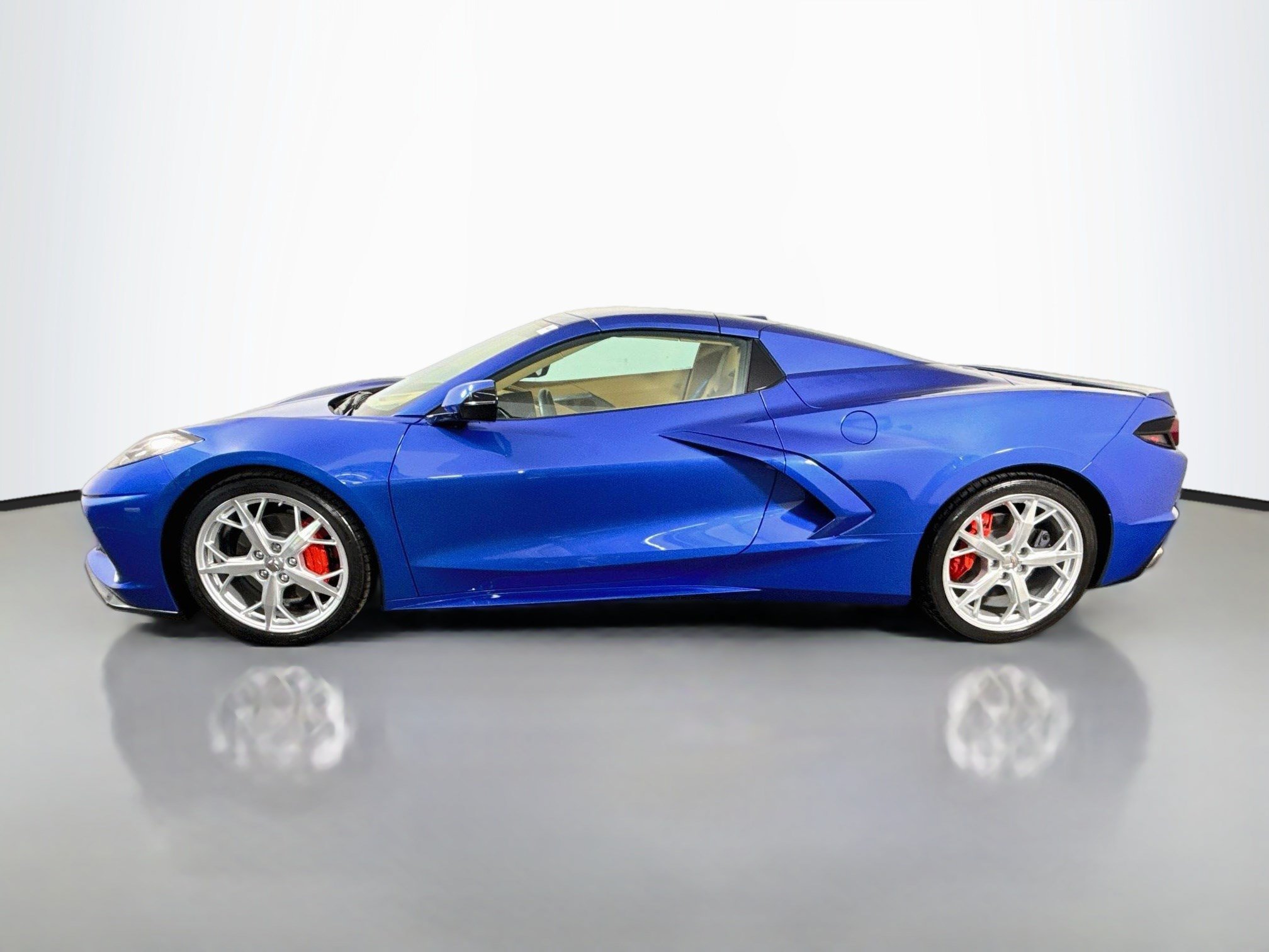 Used 2022 Chevrolet Corvette Stingray Premium Conv w/ Chrome Exterior Badge Package RWD image 6