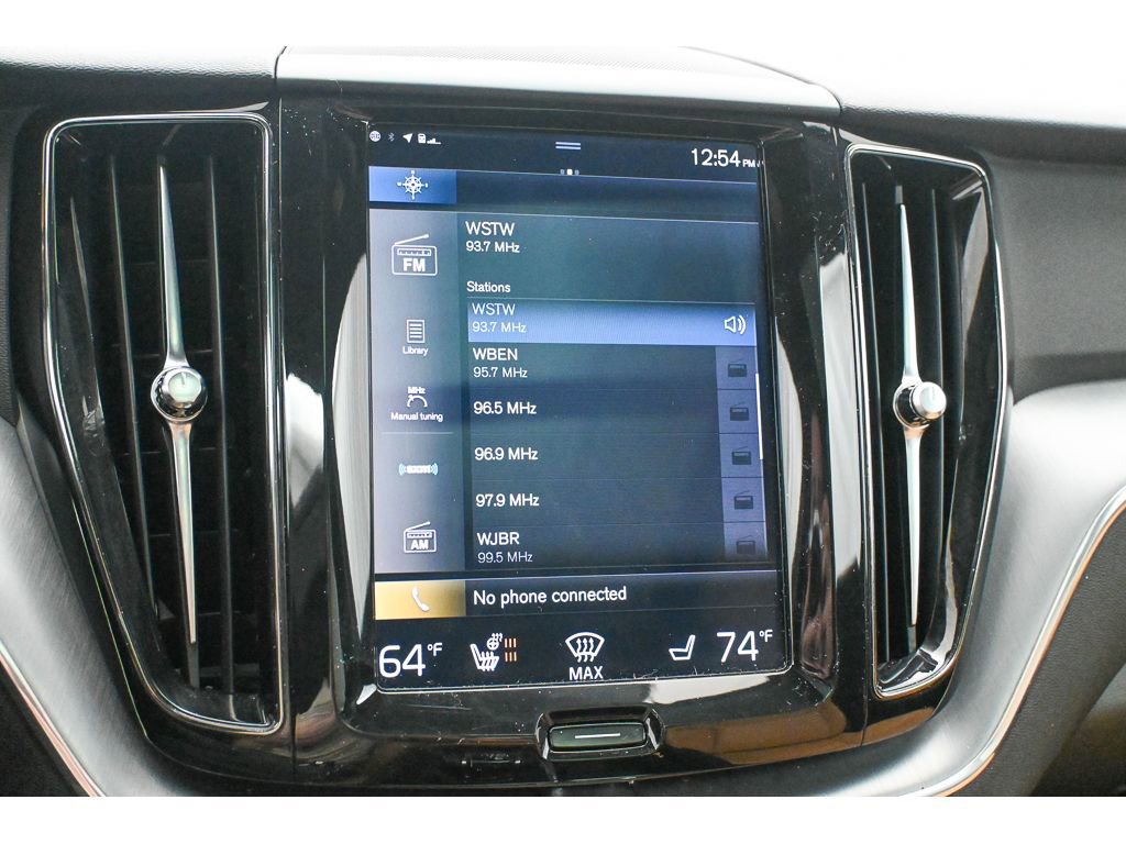 Used 2018 Volvo XC60 T6 Momentum w/ Vision Package image 51