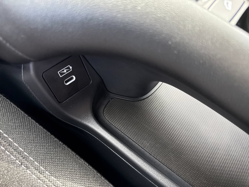 Certified 2025 Honda HR-V LX image 28