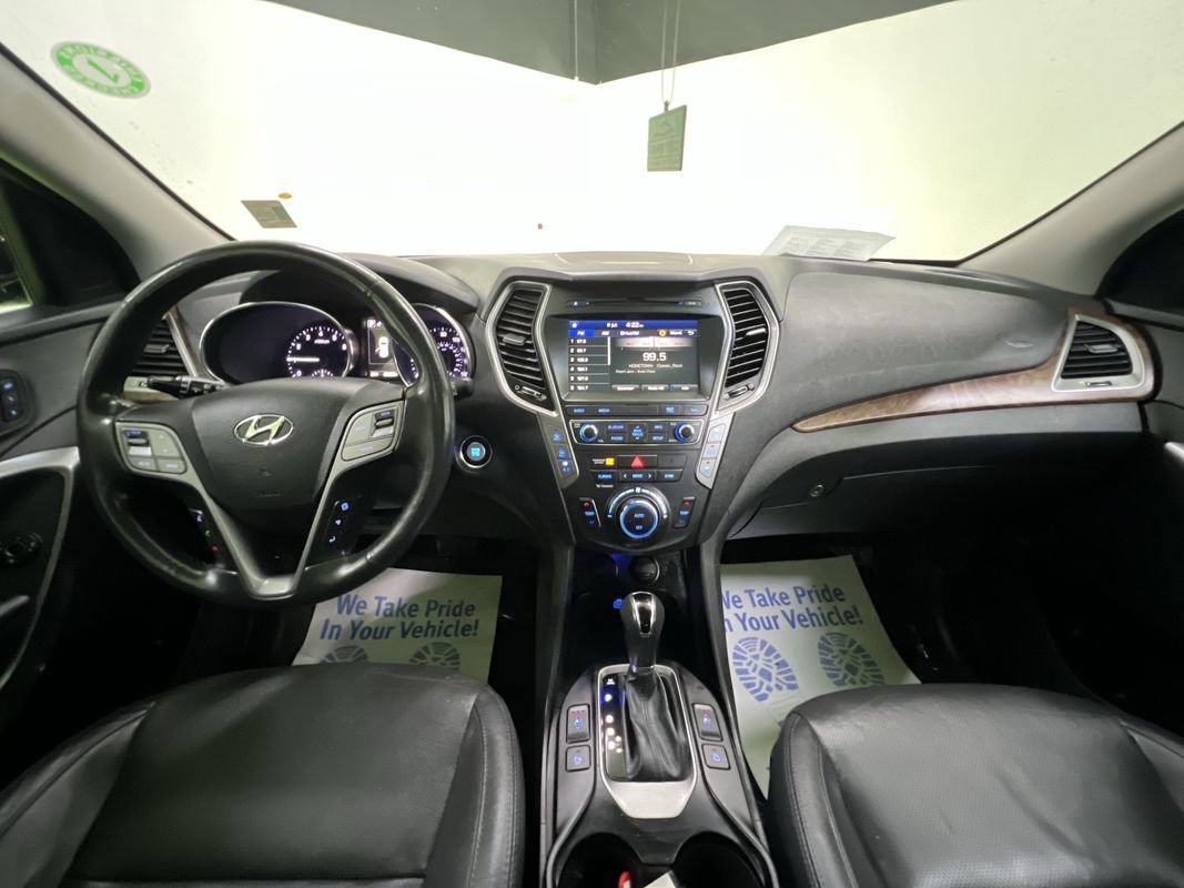 Used 2017 Hyundai Santa Fe FWD image 18