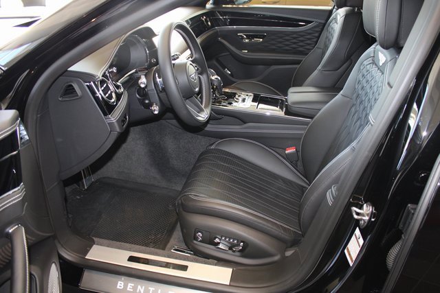 Used 2022 Bentley Flying Spur V8 image 9