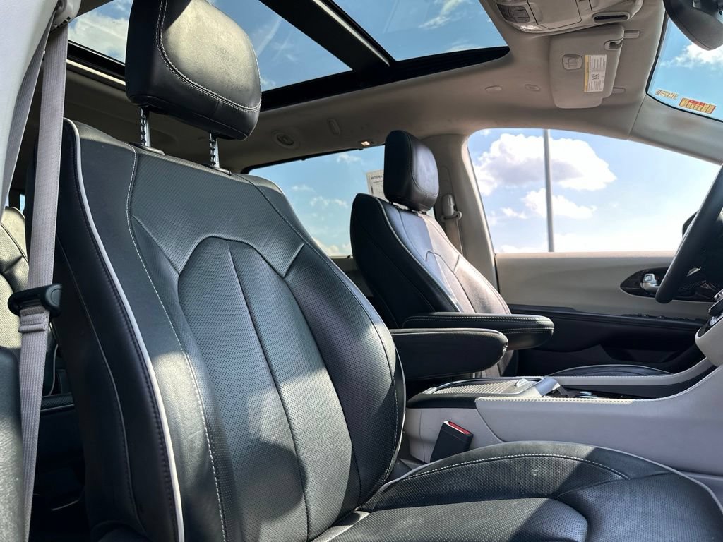 Used 2023 Chrysler Pacifica Limited FWD image 27