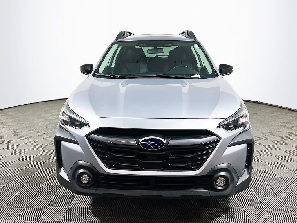 Used 2025 Subaru Outback Premium AWD/4WD image 2