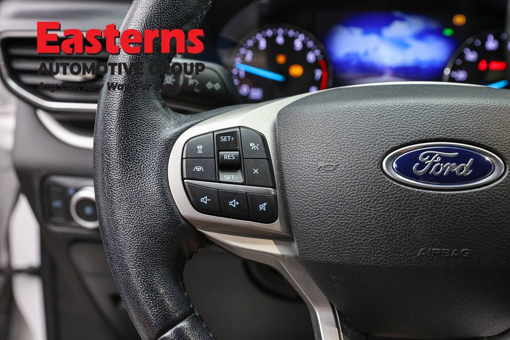 Used 2022 Ford Explorer XLT w/ Equipment Group 202A AWD/4WD image 15