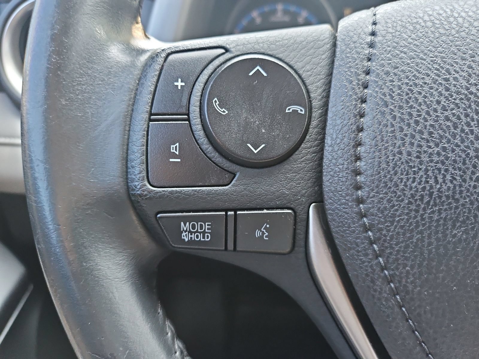 Used 2018 Toyota RAV4 XLE AWD/4WD image 29