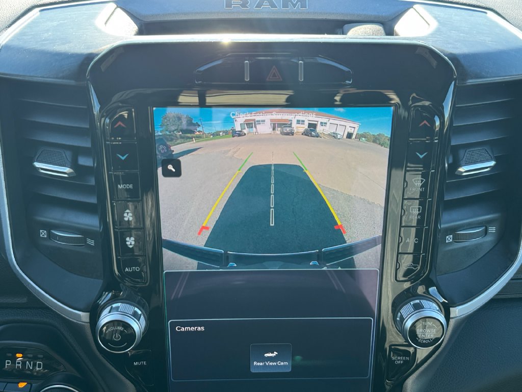 Used 2022 RAM 1500 Big Horn AWD/4WD image 18