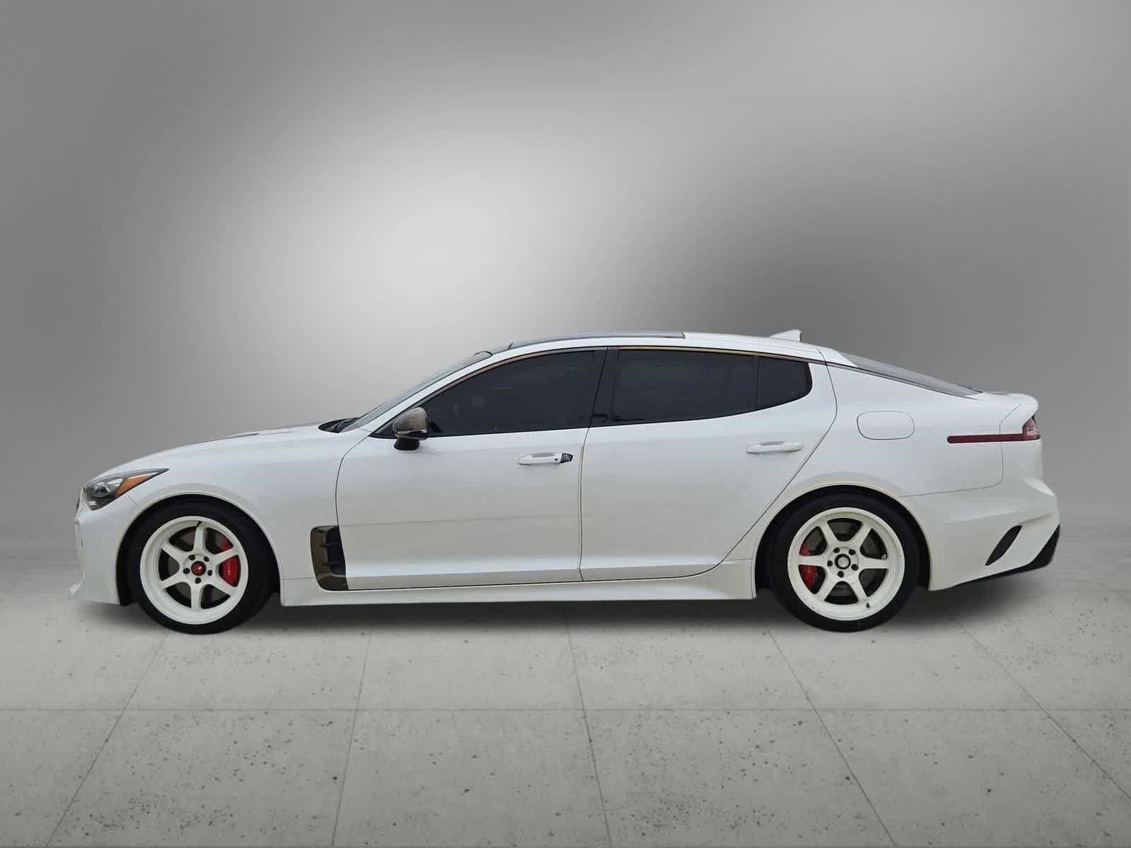 Used 2018 Kia Stinger GT2 RWD image 3