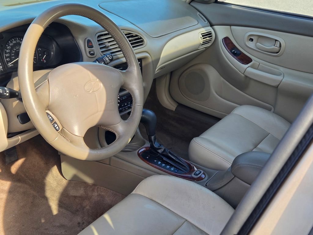 Used 2000 Oldsmobile Intrigue GLS image 31