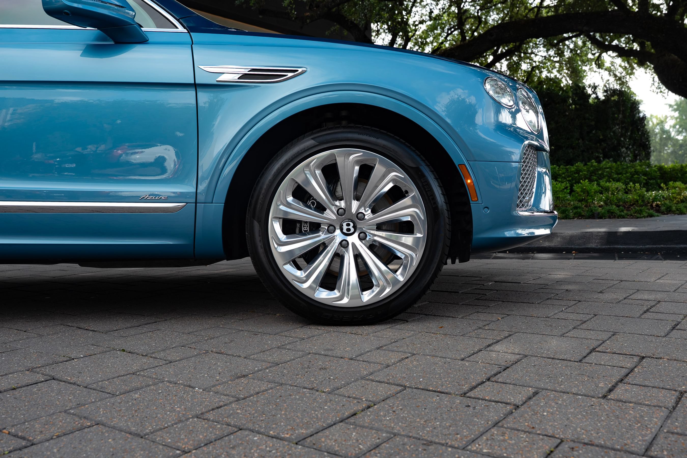 Certified 2025 Bentley Bentayga Extended Wheelbase AWD/4WD image 6