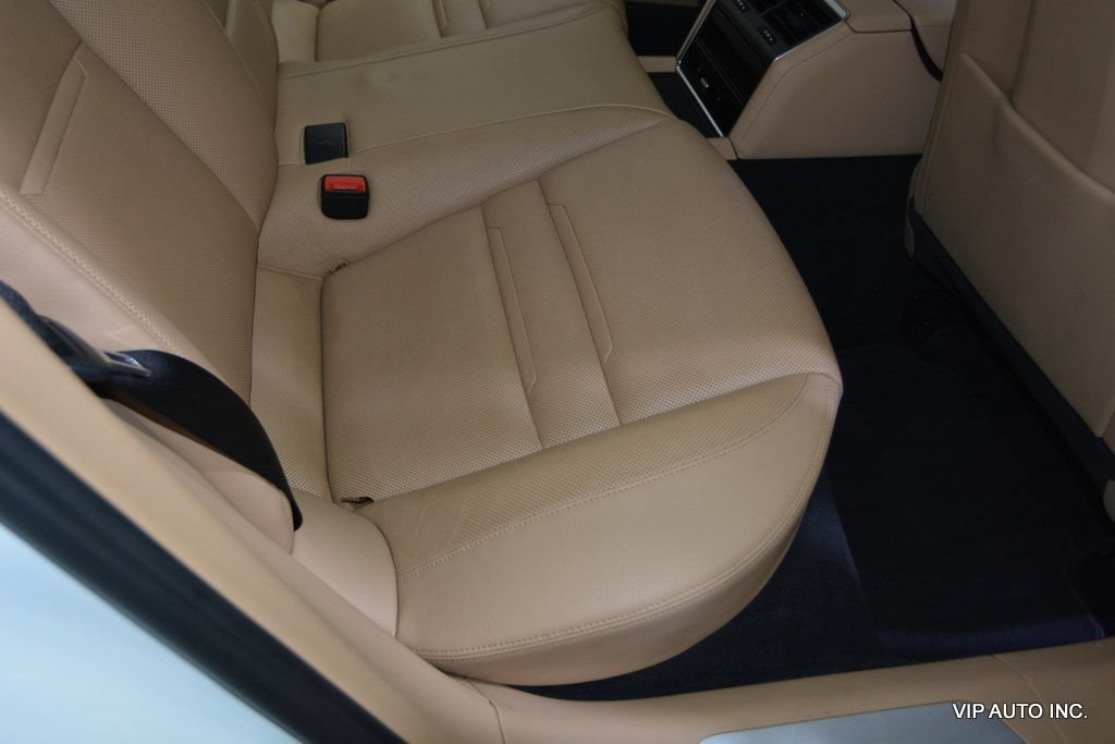Used 2018 Porsche Panamera 4 AWD/4WD image 26