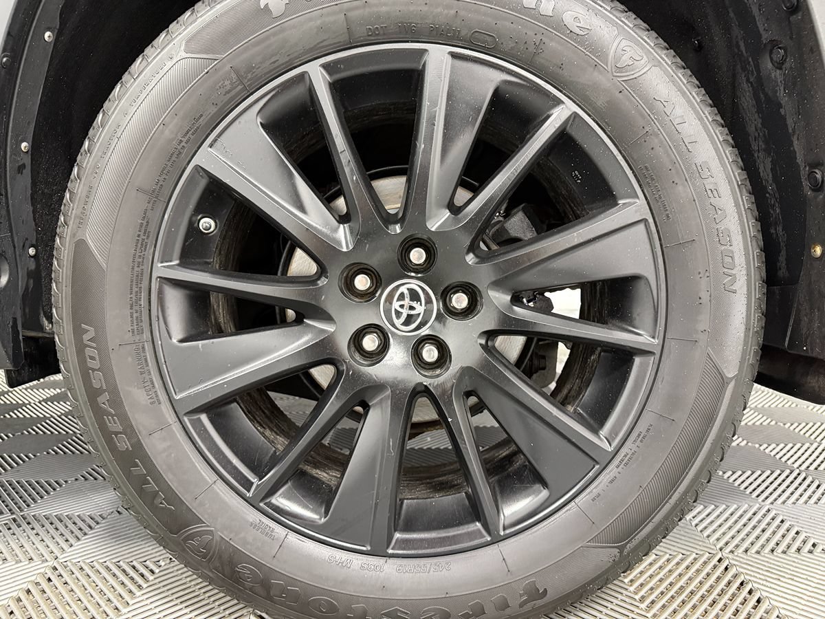 Used 2017 Toyota Highlander SE AWD/4WD image 32