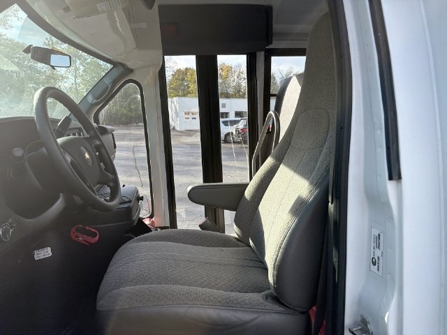 Used 2014 Chevrolet Express 3500 w/ School Bus Package RWD image 17
