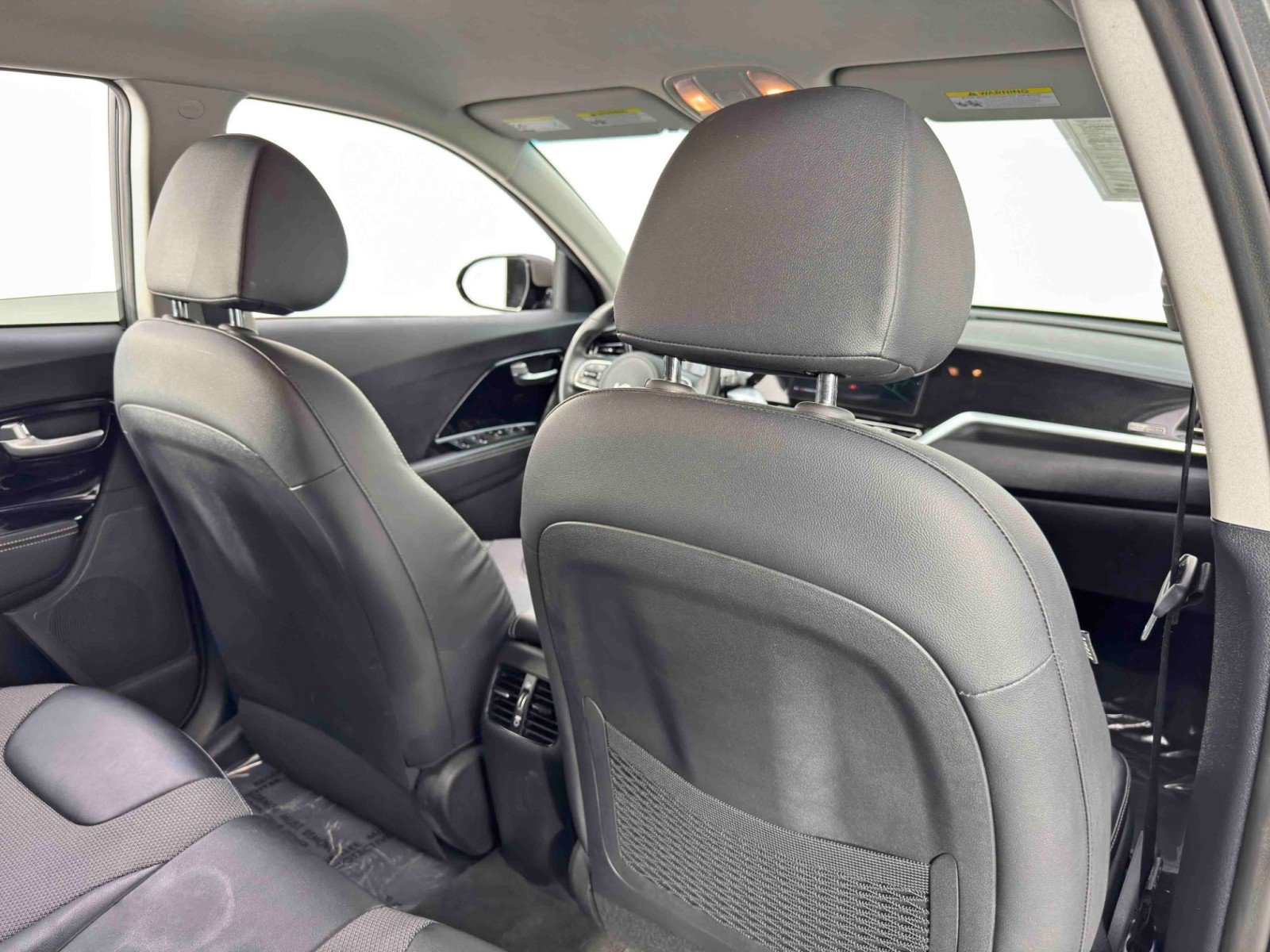 Used 2022 Kia Niro EX image 30