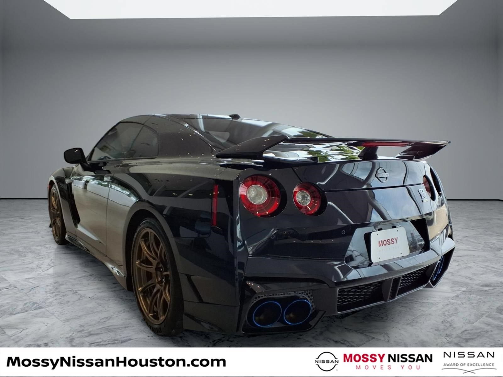 Used 2024 Nissan GT-R w/ Floor Mat Package AWD/4WD image 5