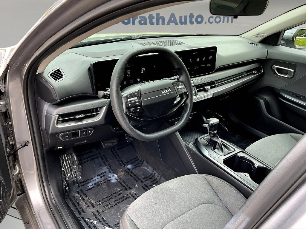 Used 2025 Kia K4 FWD image 17