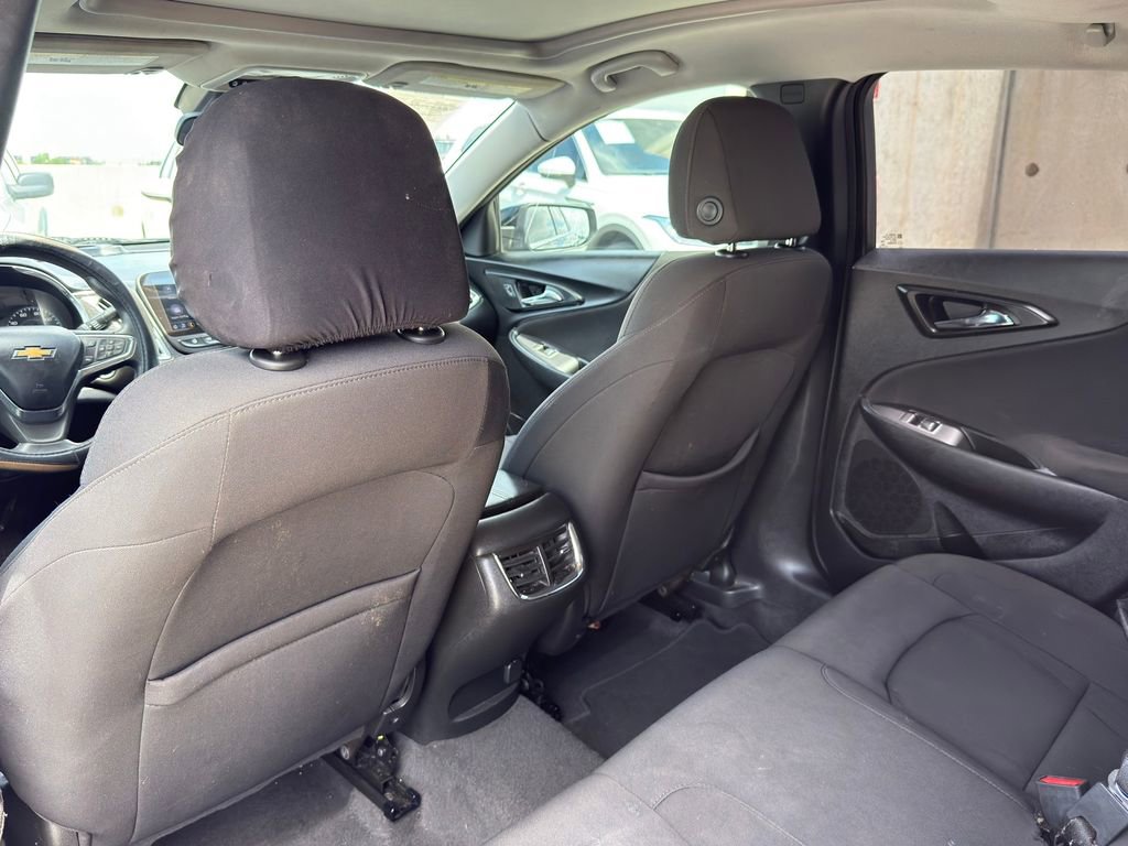 Used 2021 Chevrolet Malibu LT FWD image 24