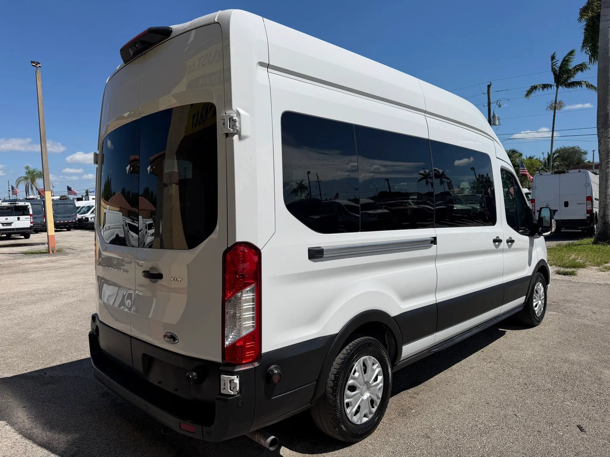 Used 2024 Ford Transit 350 148 High Roof Wagon RWD image 7