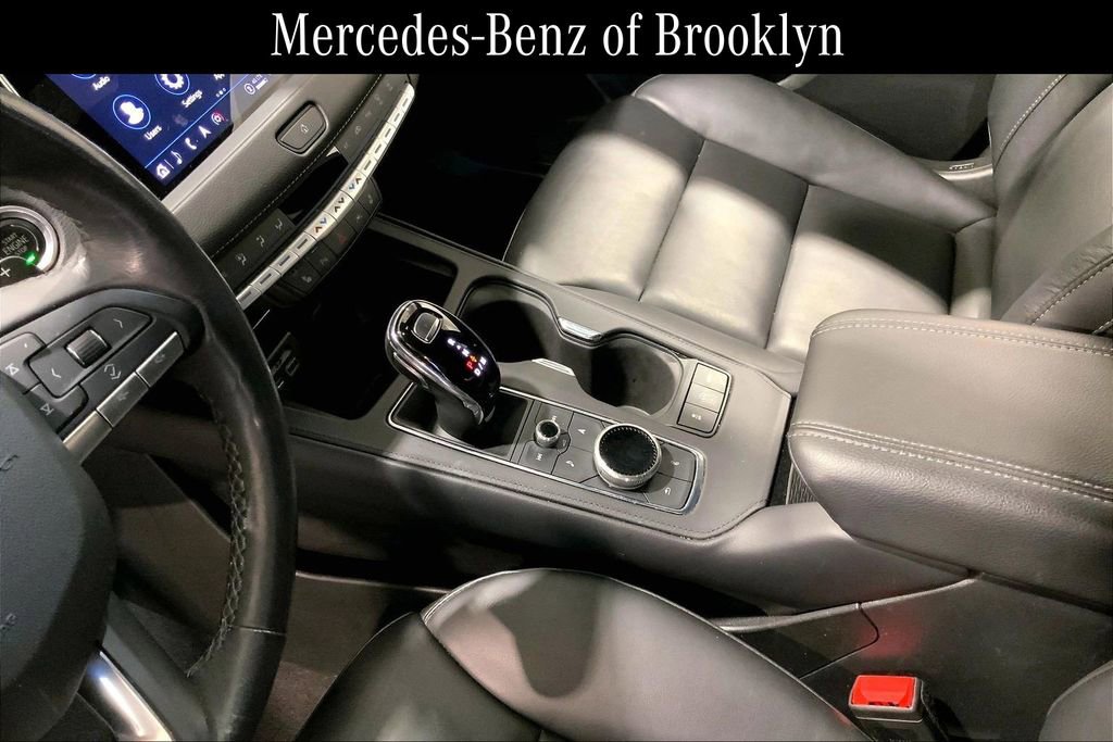 Used 2023 Cadillac XT4 Luxury w/ Cold Weather Package image 16