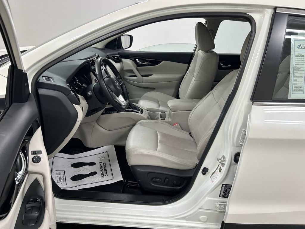 Used 2022 Nissan Rogue Sport SL image 9