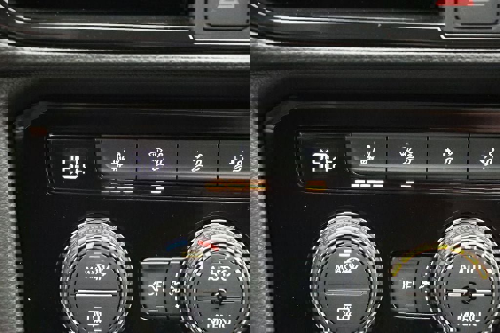 Used 2024 Volkswagen Taos SE image 22