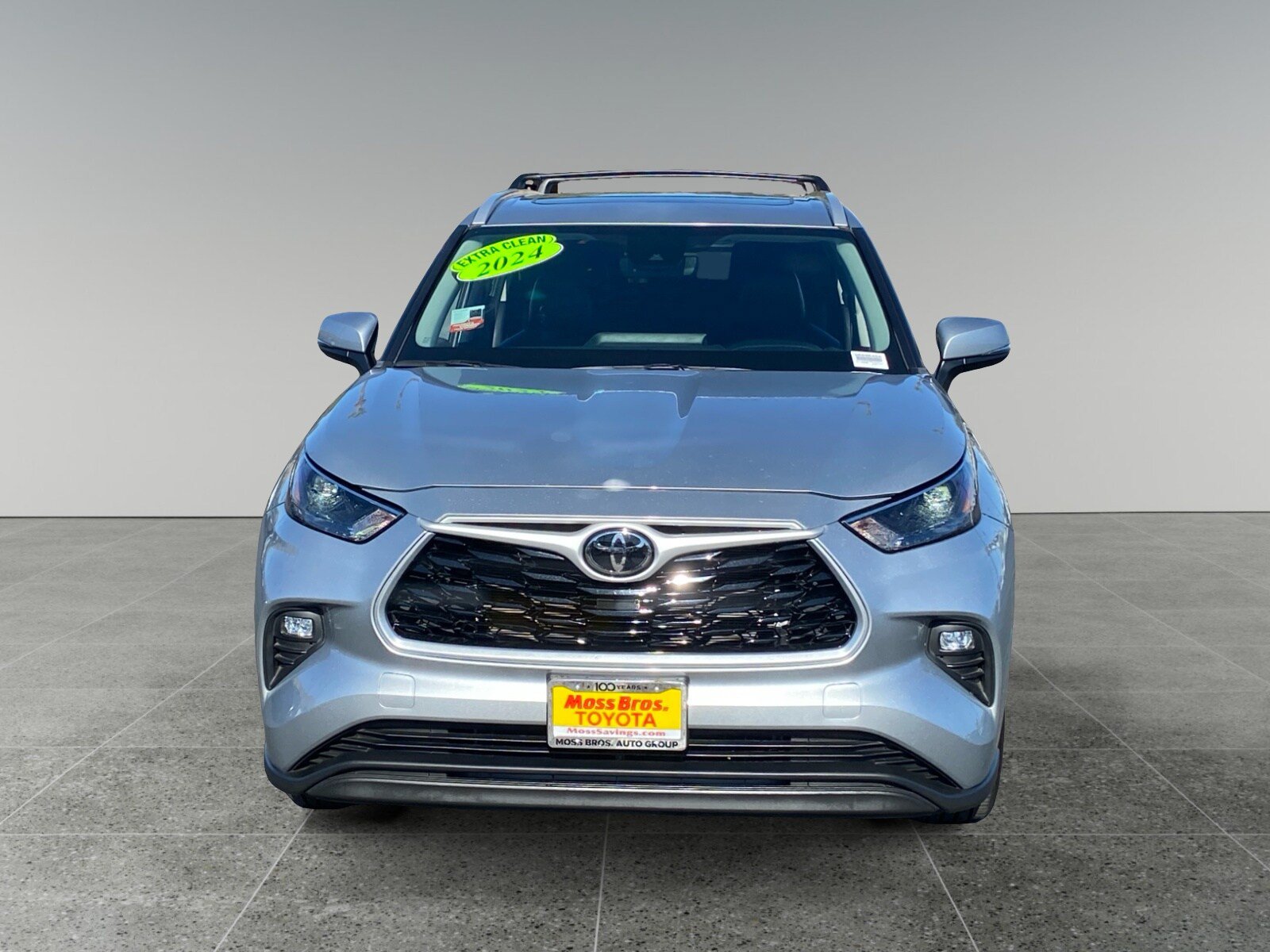 Used 2024 Toyota Highlander XLE FWD image 8