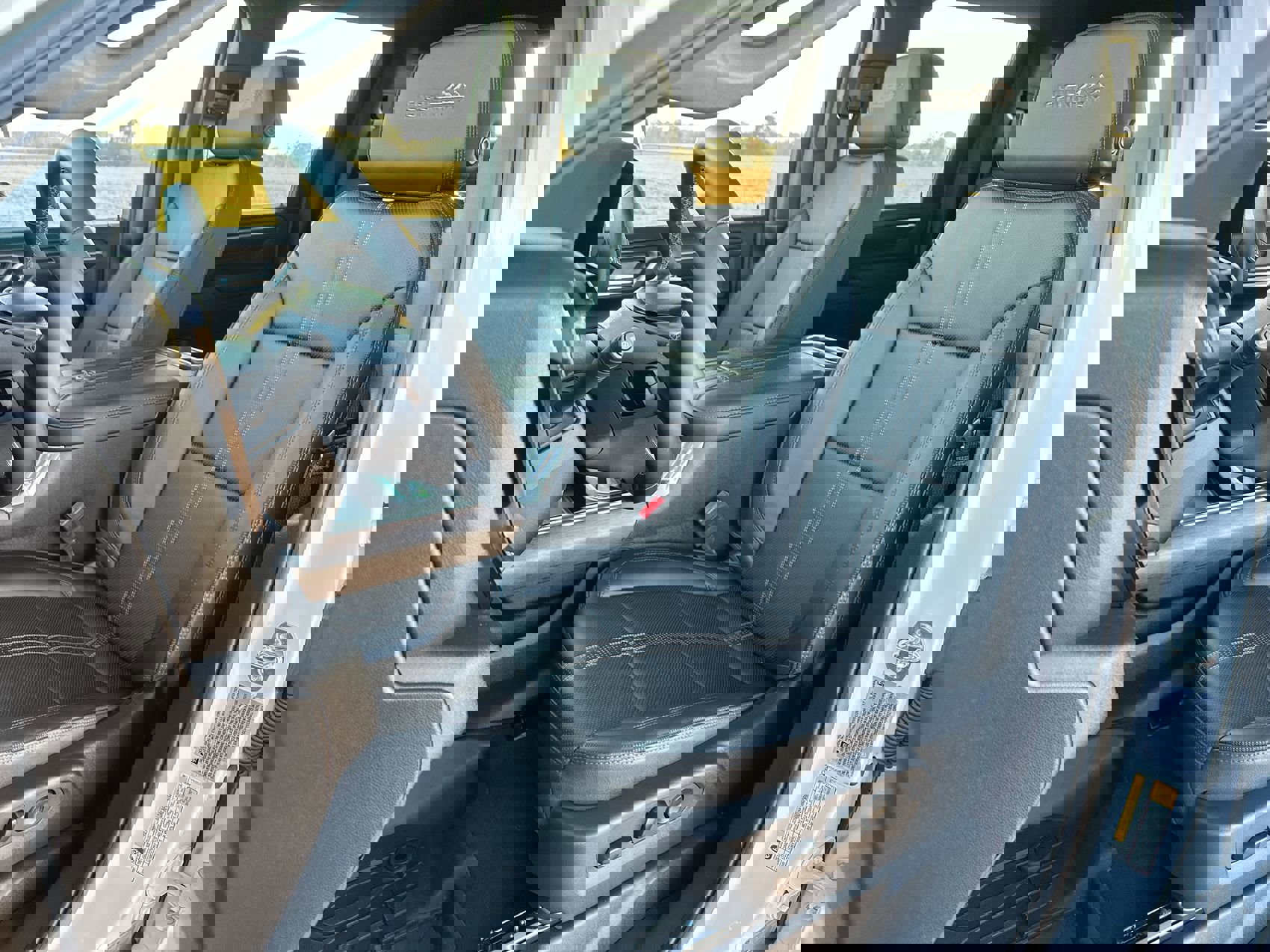 Used 2025 Chevrolet Silverado 2500 High Country w/ Technology Package image 11