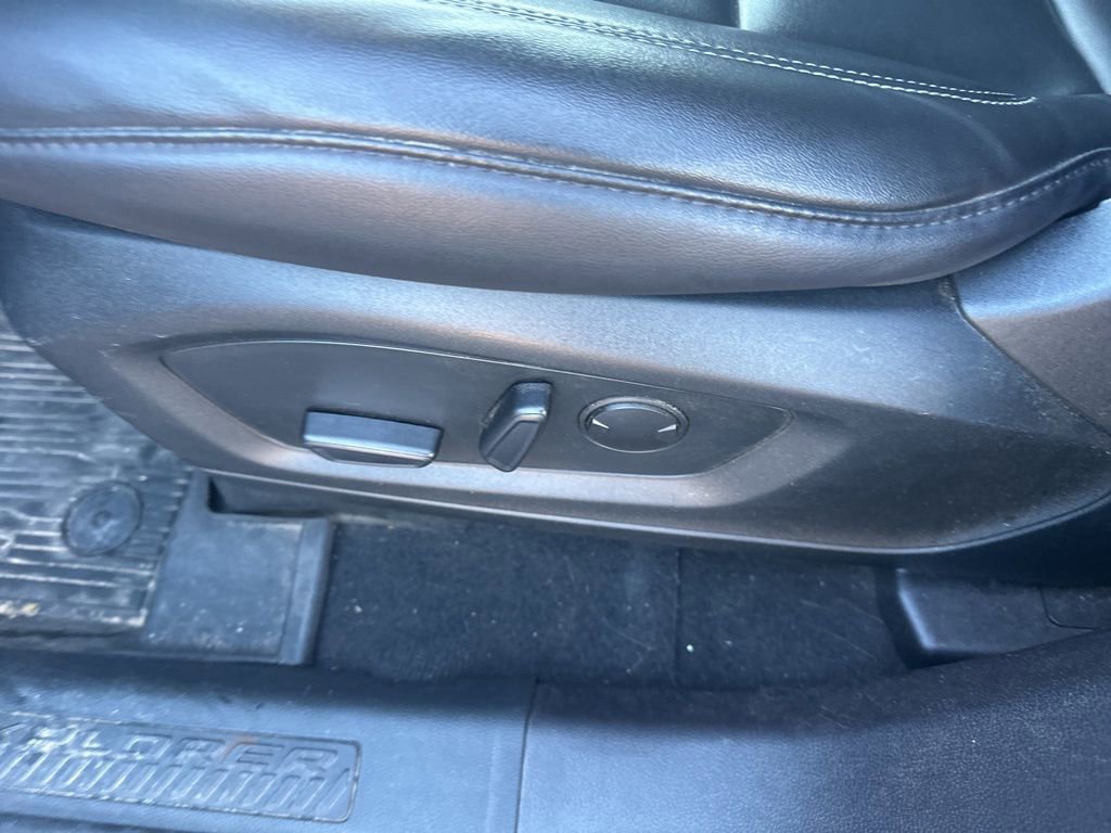 Used 2022 Ford Explorer XLT w/ Equipment Group 202A image 19