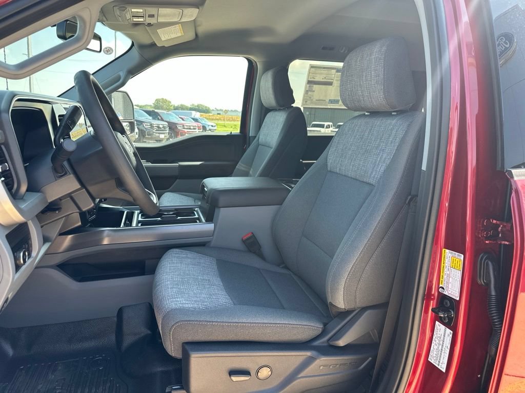New 2026 Ford F350 XLT w/ XLT Premium Package AWD/4WD image 15