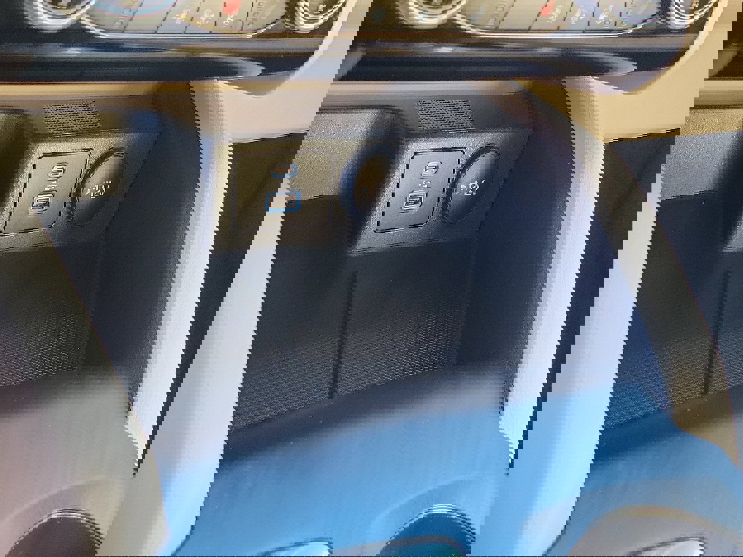 Certified 2022 Ford Escape Titanium image 31