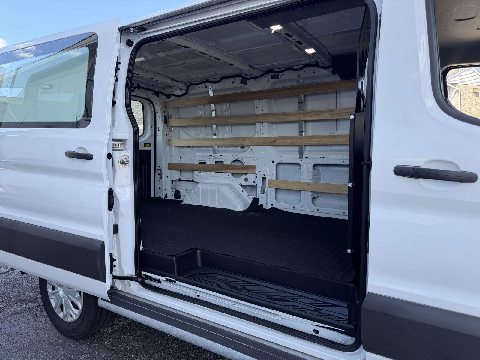 Used 2025 Ford Transit 250 Low Roof w/ Exterior Upgrade Package RWD image 11