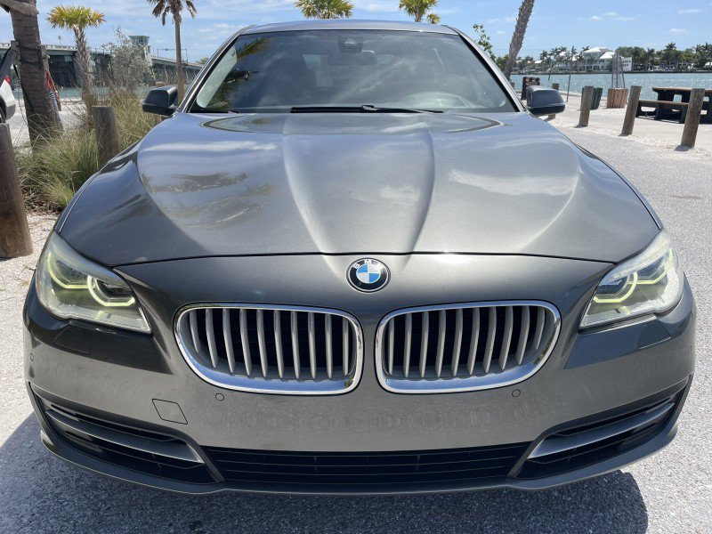 Used 2014 BMW 550i Sedan w/ Executive Package RWD image 4