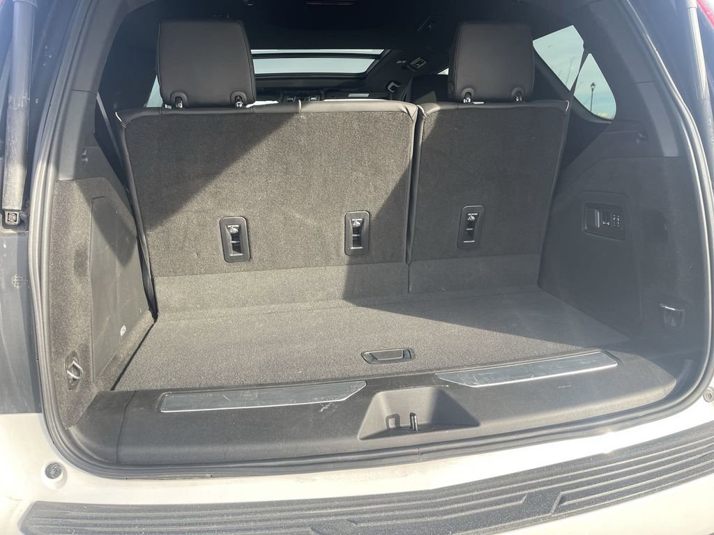 Used 2024 Cadillac Escalade Premium Luxury image 6