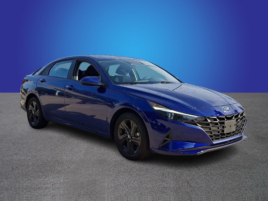 Used 2023 Hyundai Elantra SEL FWD image 3