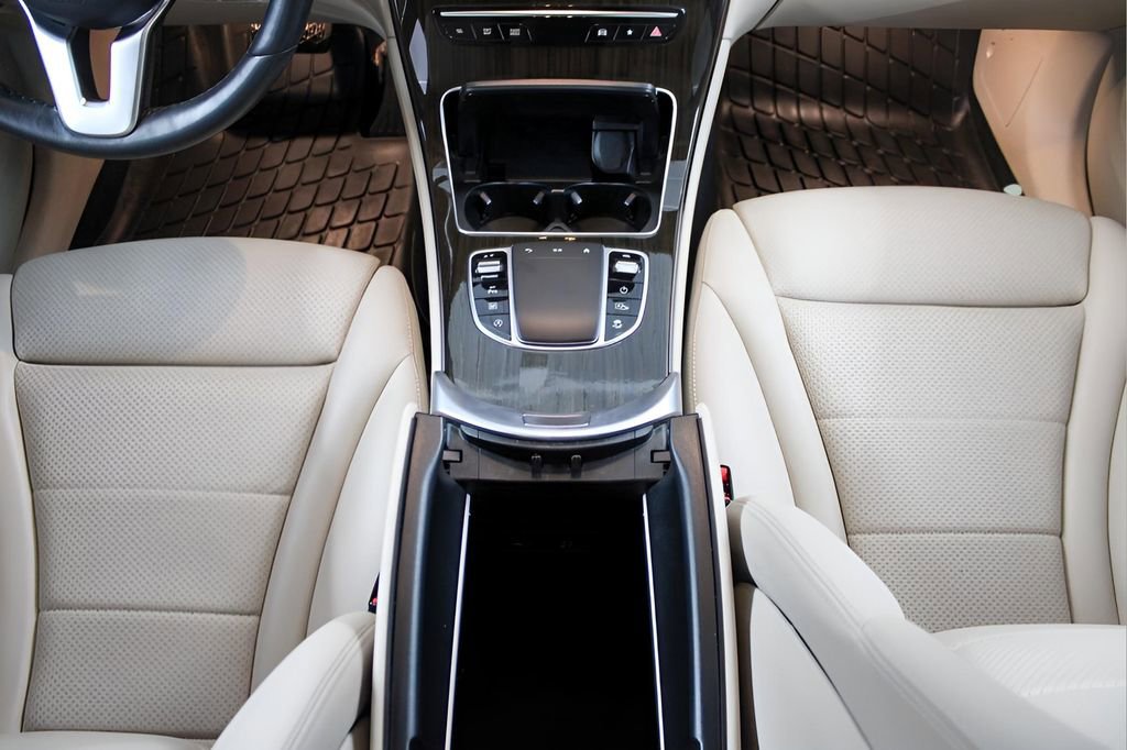 Used 2022 Mercedes-Benz GLC 300 4MATIC Coupe image 27