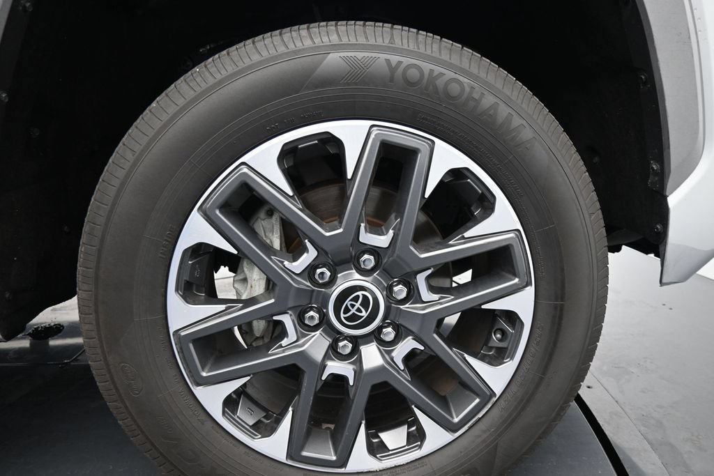 Used 2024 Toyota Tundra Limited AWD/4WD image 11