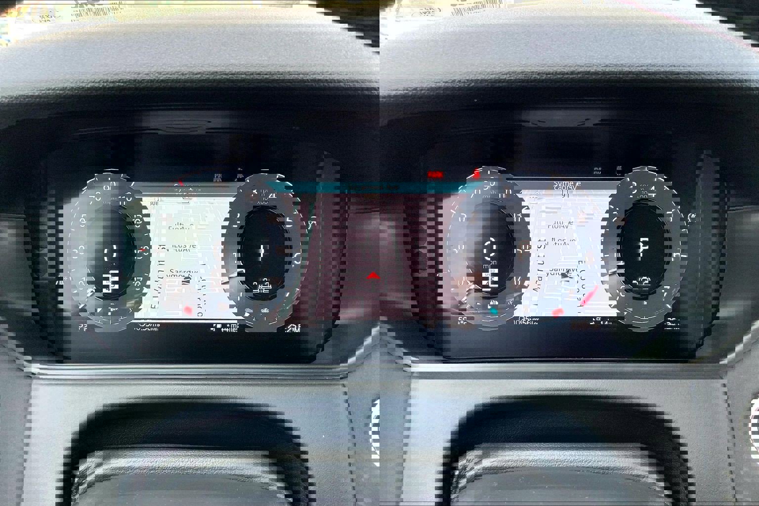 Used 2025 Land Rover Range Rover Velar Dynamic SE image 23