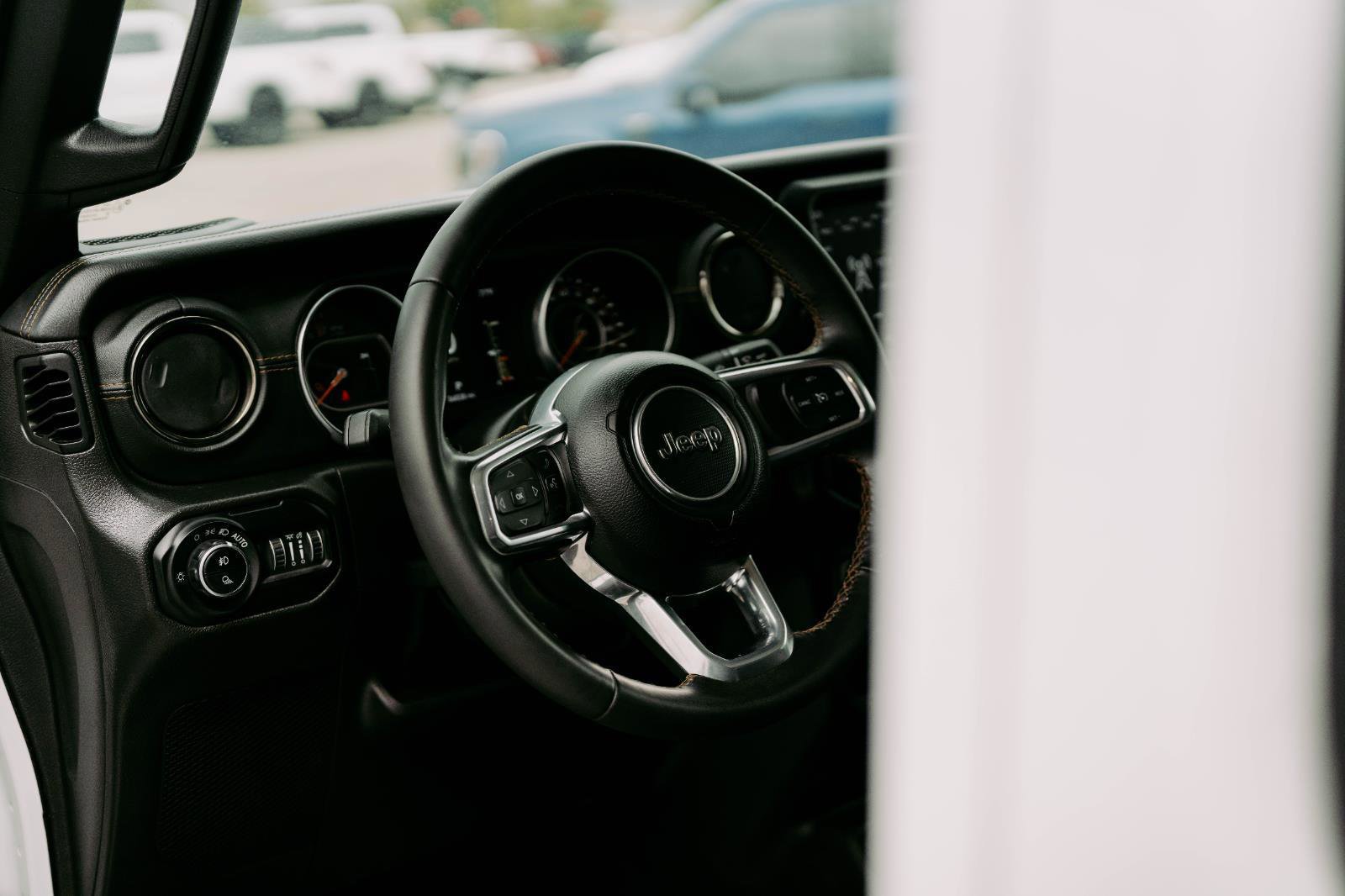 Used 2021 Jeep Gladiator Overland image 19