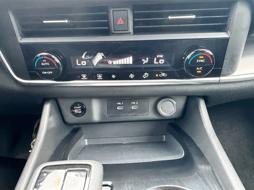Certified 2025 Nissan Rogue SV AWD/4WD image 19